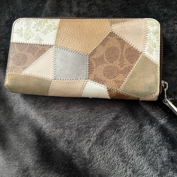 COACH Accordion Style Wallet with Signature Stitch Patchwork - Picture 2 of 8